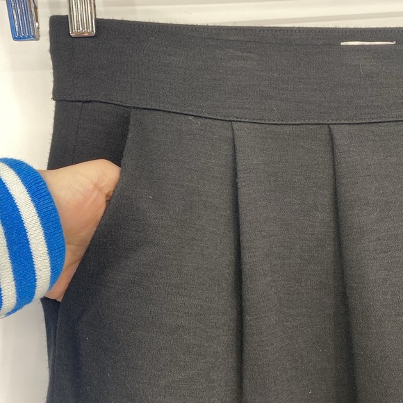 J.‎ Jill A-Line Skirt Womens Size Large Black Pleated Front Stretch Pull-on Mini - Picture 2 of 8